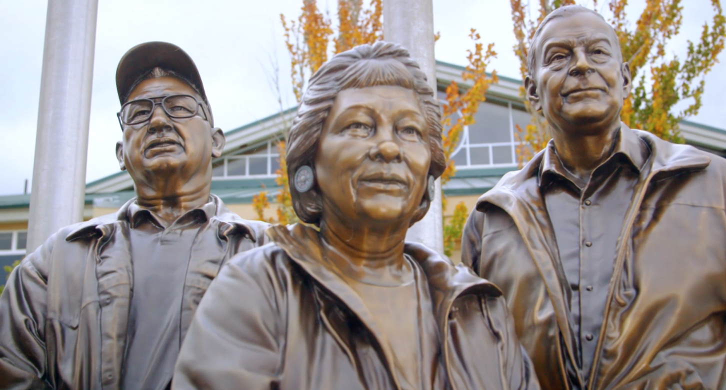 Statue representing the Confederated Tribes of Grand Ronde.